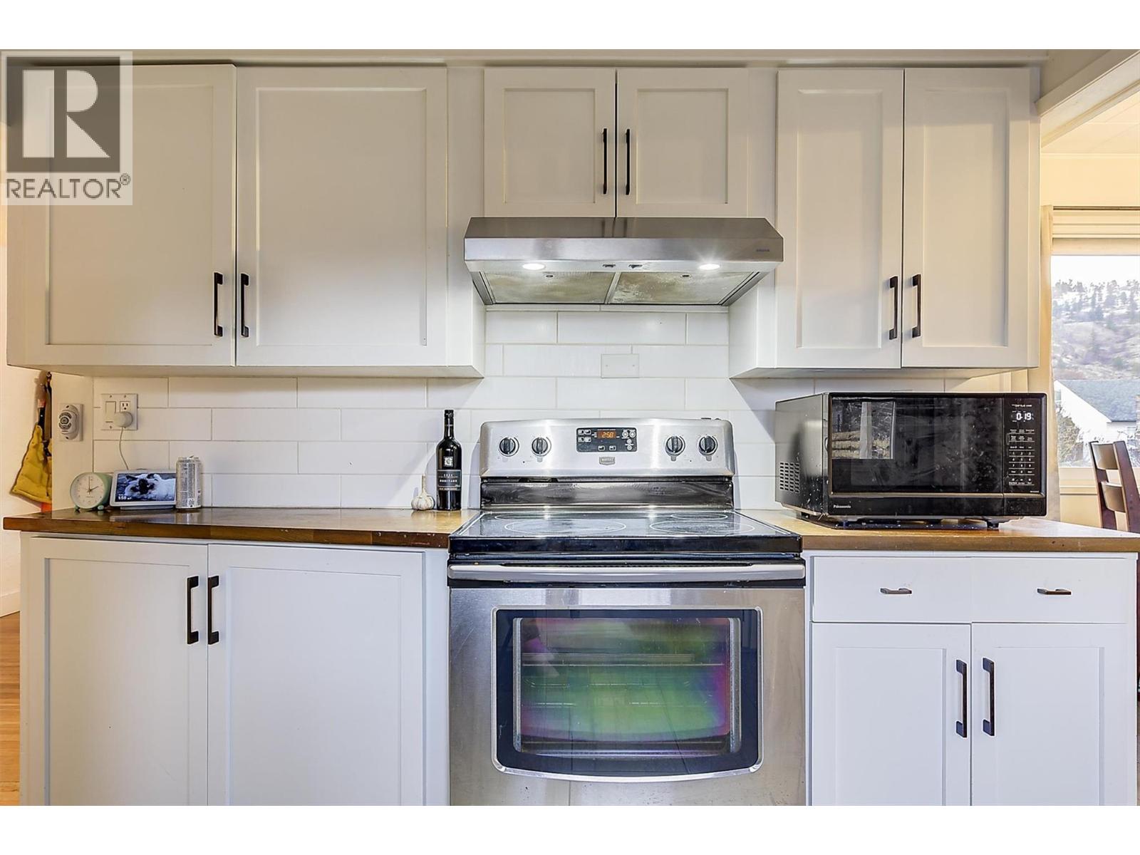  541 Okanagan Boulevard, Kelowna