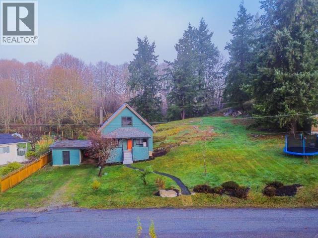 5875 FRASER STREET, Powell River