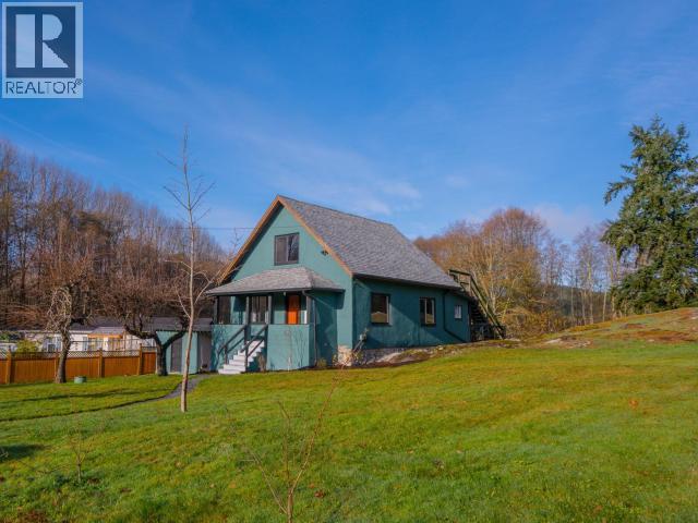 5875 FRASER STREET, Powell River