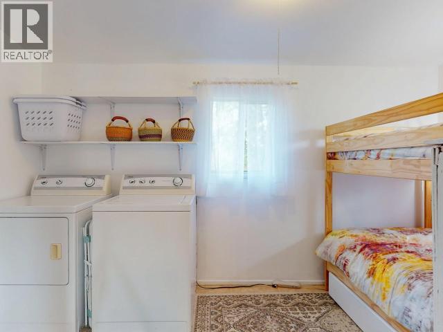 5875 FRASER STREET, Powell River