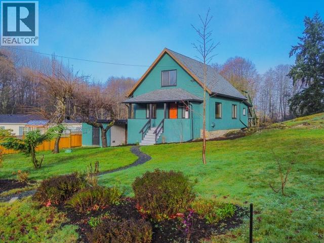 5875 FRASER STREET, Powell River
