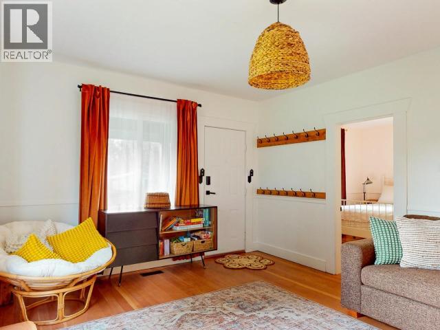 5875 FRASER STREET, Powell River