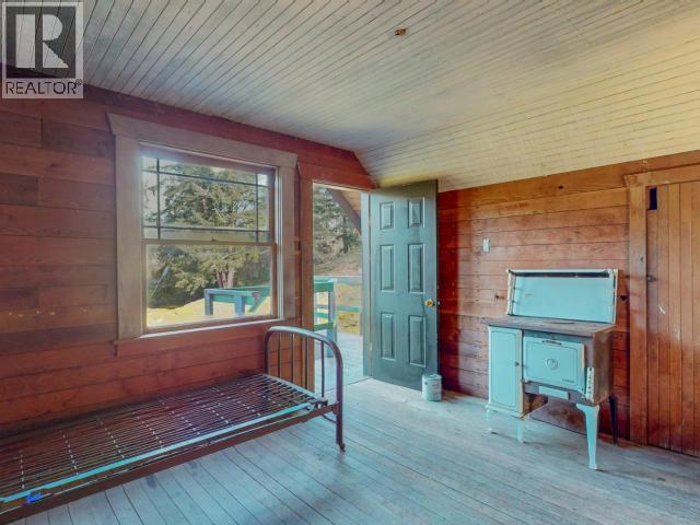 5875 FRASER STREET, Powell River