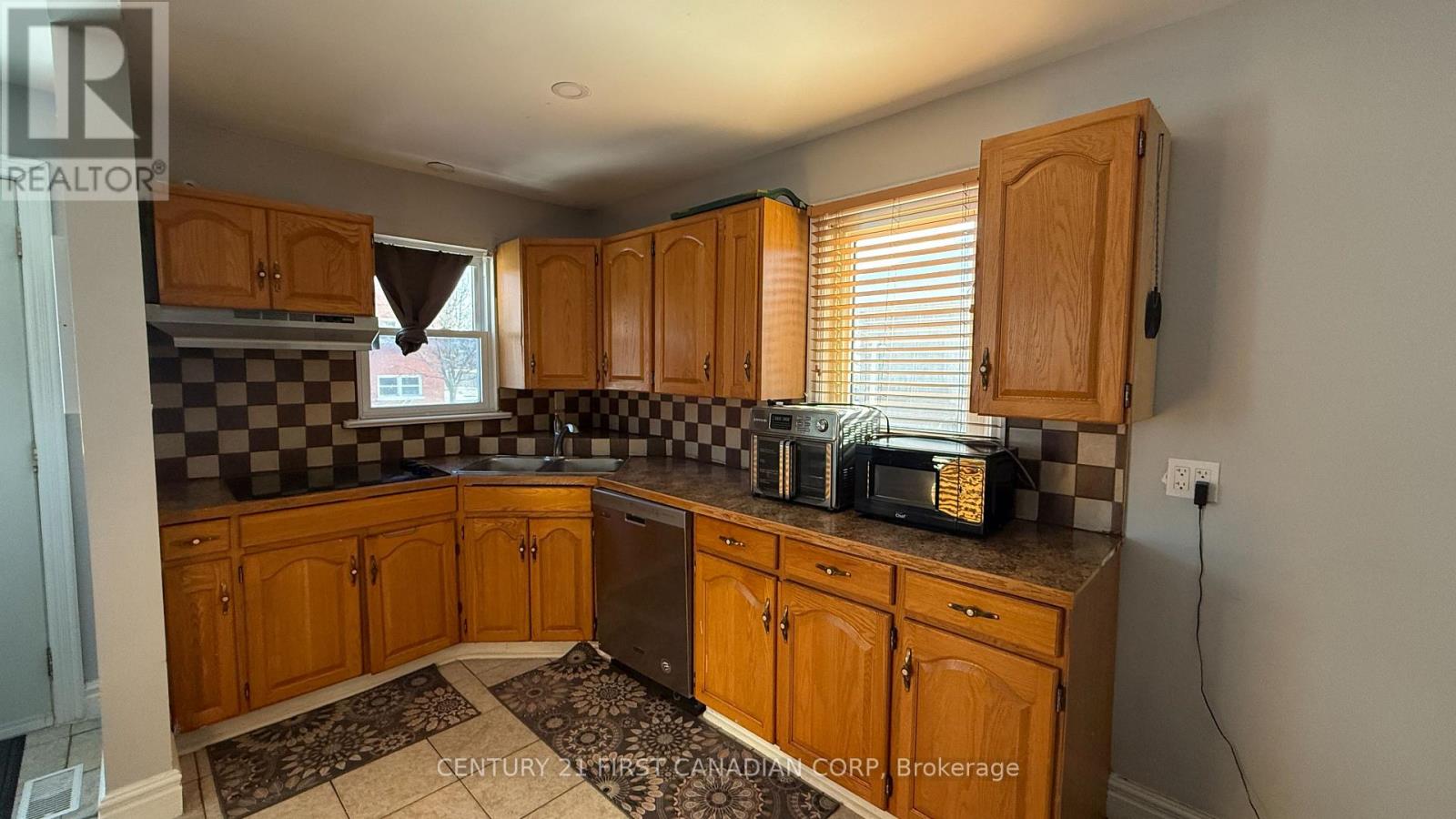 93 ELGIN STREET - Photo 3 of 21, London East (East M), Ontario