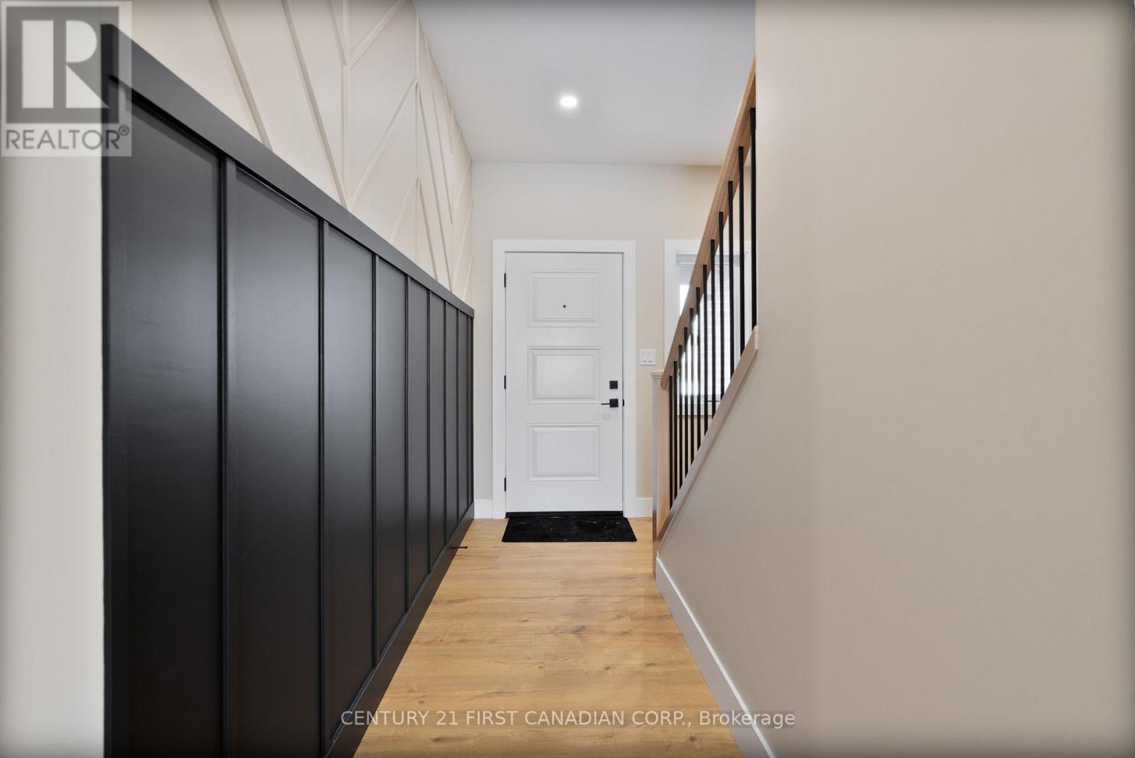 25 SHELDABREN STREET - Photo 3 of 36, North Middlesex (Ailsa Craig), Ontario