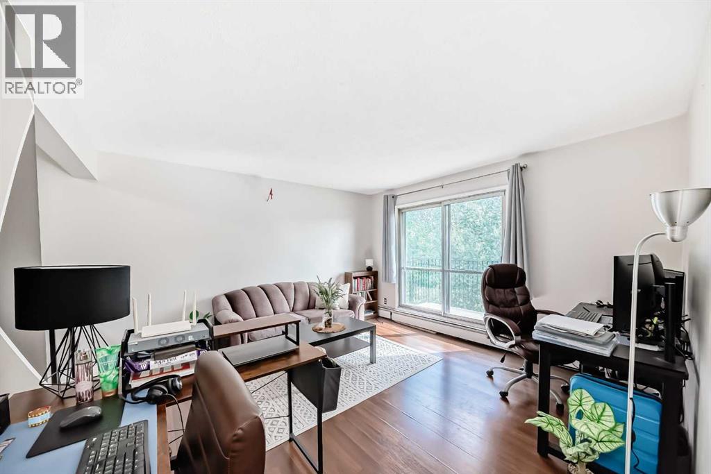 Single Family House for Sale in    Street NW Highland Park Calgary 