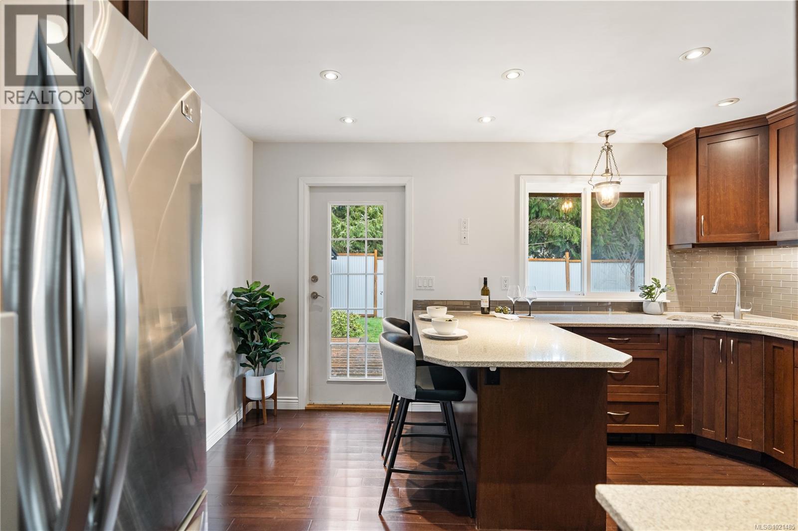 1985 Saunders Rd, Sooke