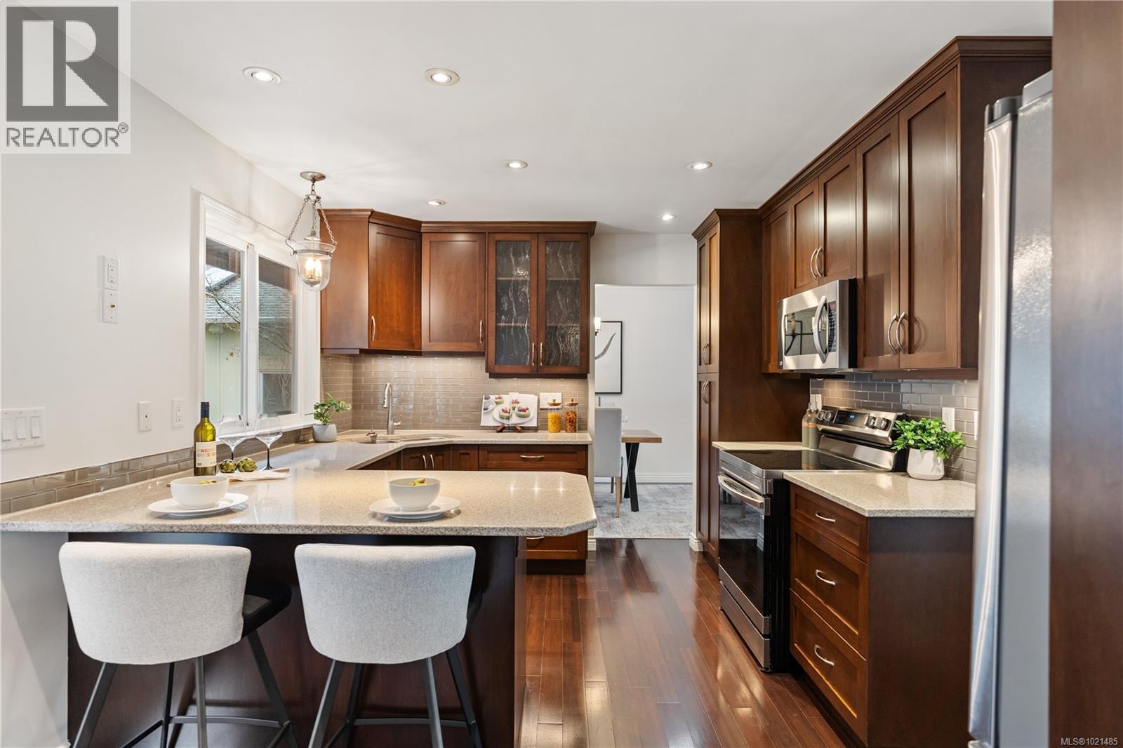 1985 Saunders Rd, Sooke