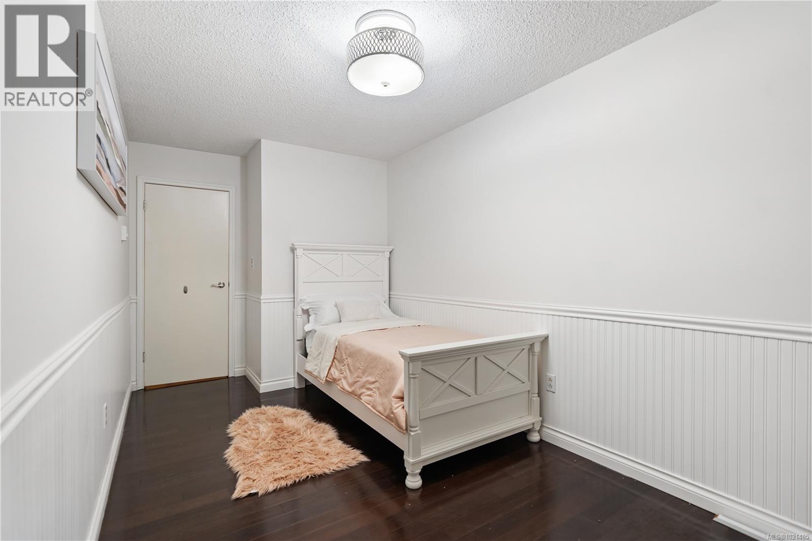 1985 Saunders Rd, Sooke