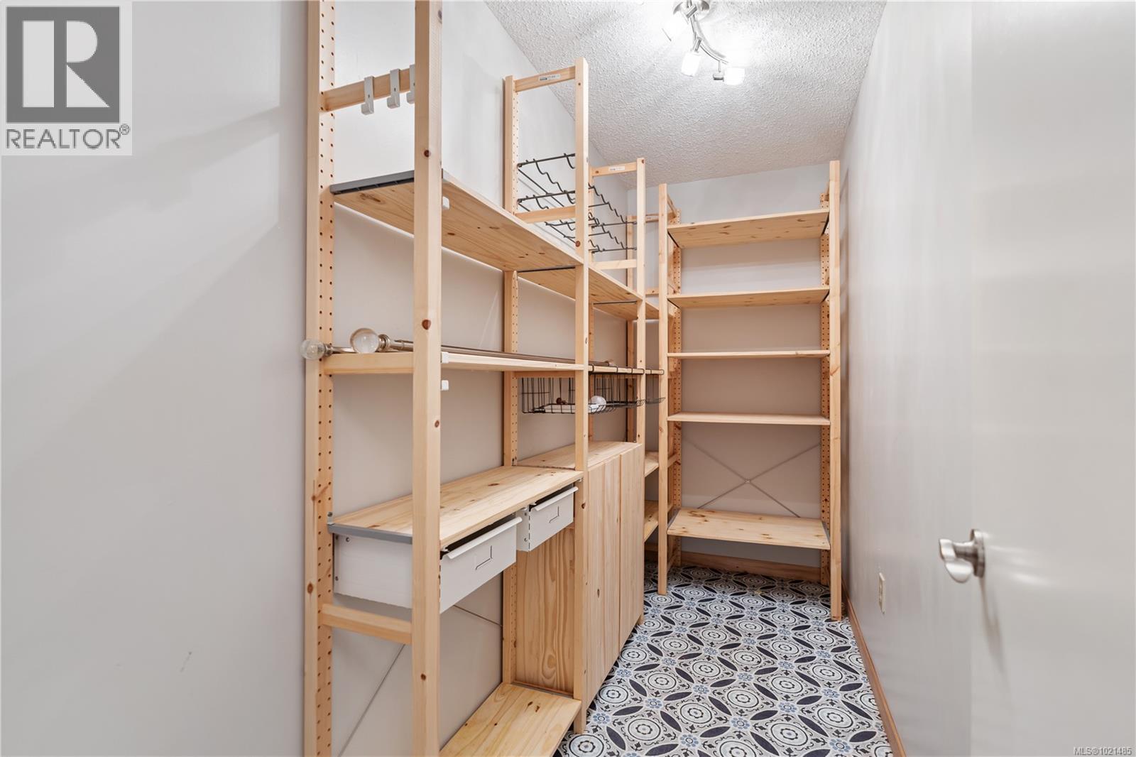 1985 Saunders Rd, Sooke