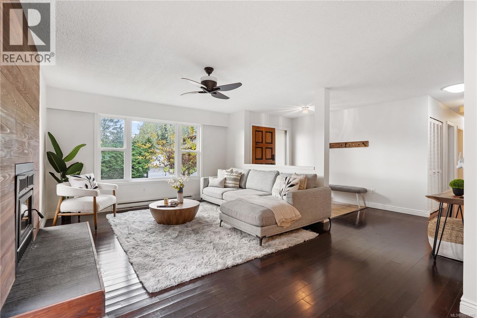 1985 Saunders Rd, Sooke