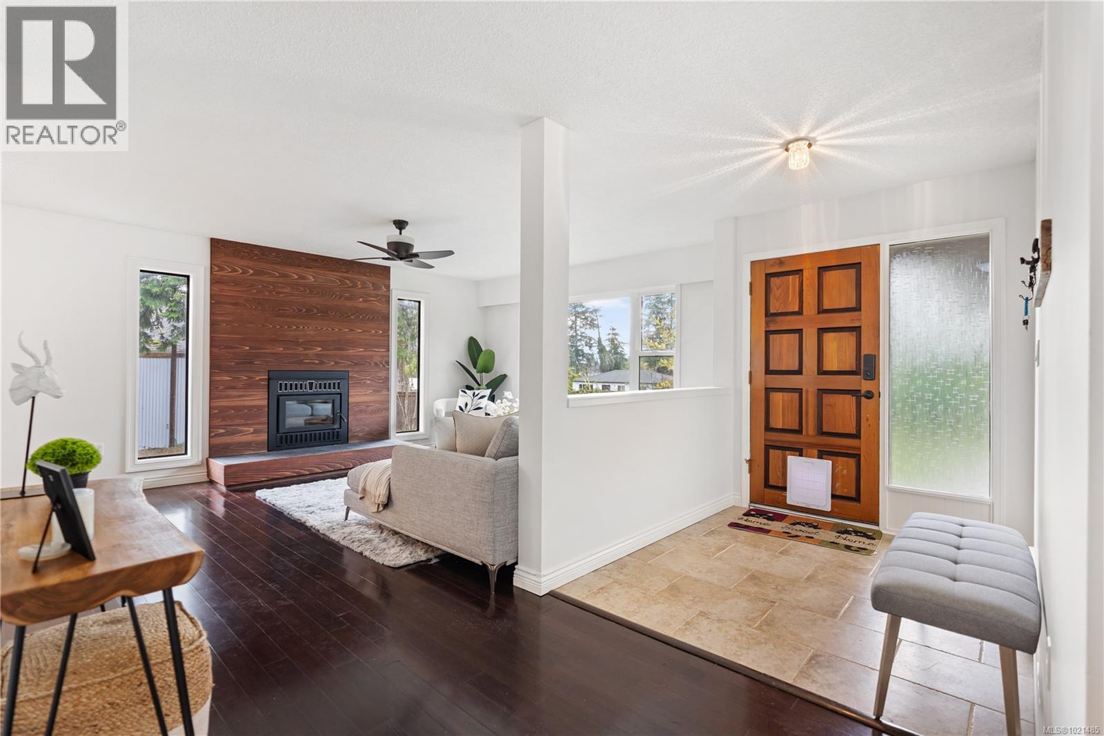 1985 Saunders Rd, Sooke