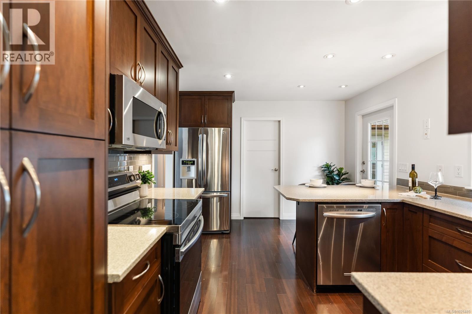 1985 Saunders Rd, Sooke