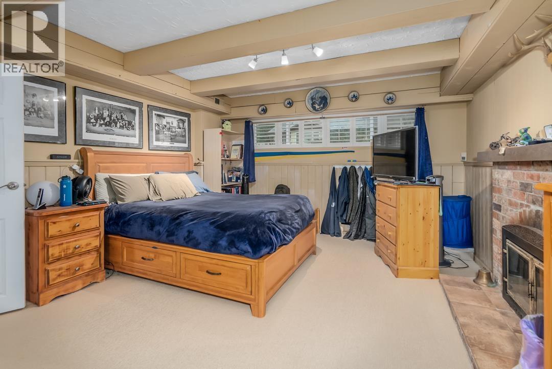 1630 LAYTON DRIVE, North Vancouver