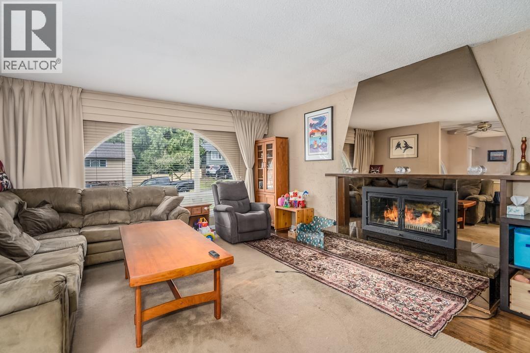 1630 LAYTON DRIVE, North Vancouver