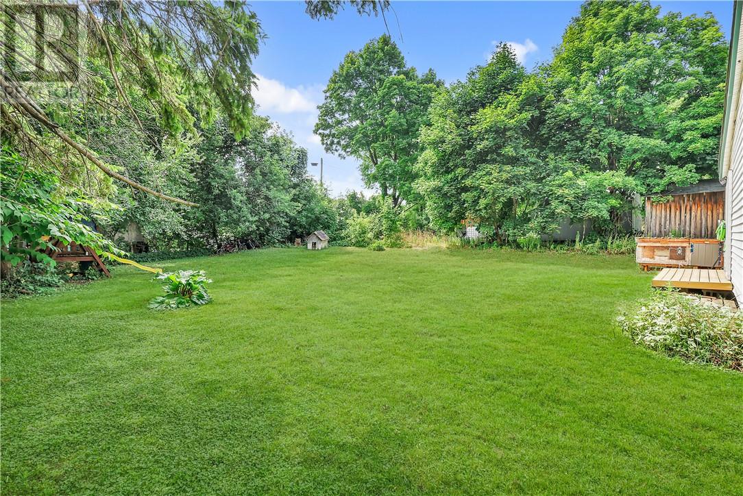 17 CAMPBELL Street - Photo 3 of 27, Little Current, Ontario