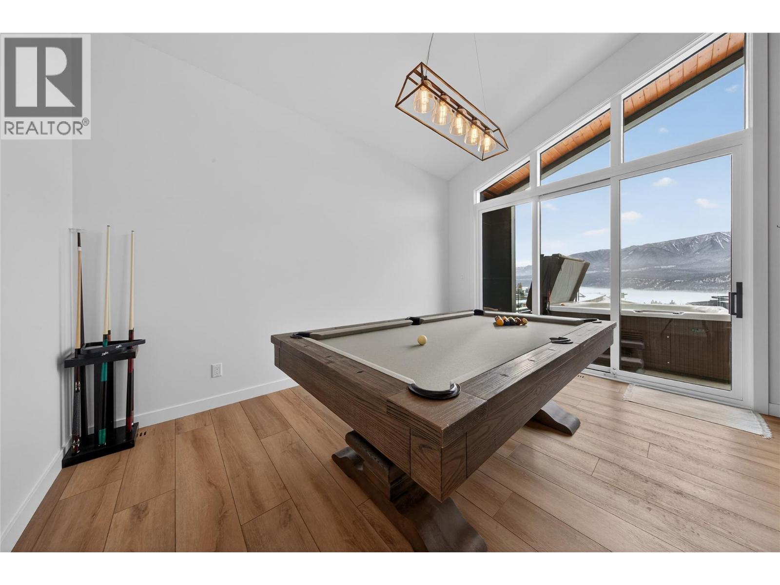 856 ANTLER RIDGE Road, Invermere