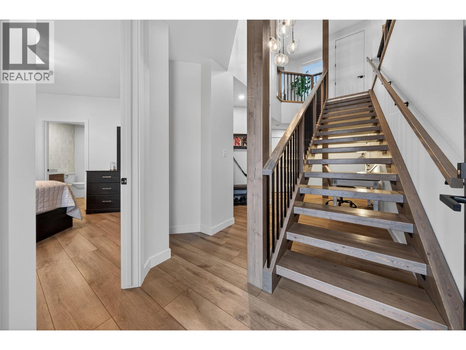 856 ANTLER RIDGE Road, Invermere