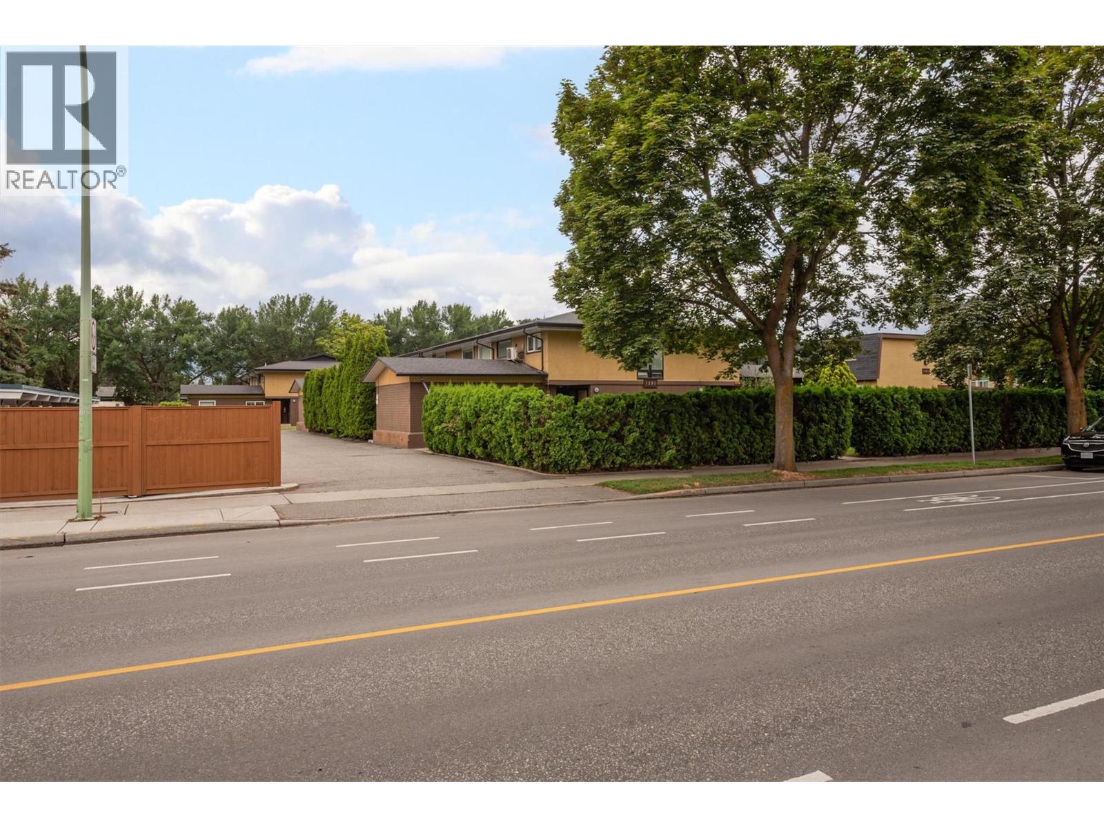 6 1291 Bernard Avenue, Kelowna