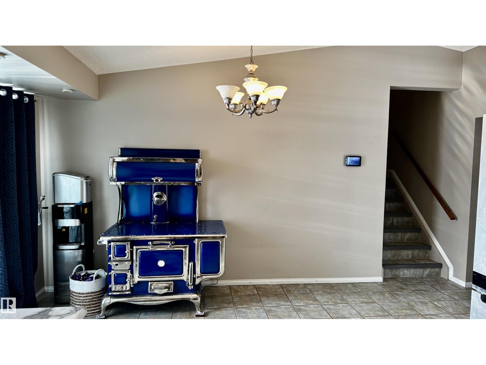 16 CANTERBURY TC, Sherwood Park