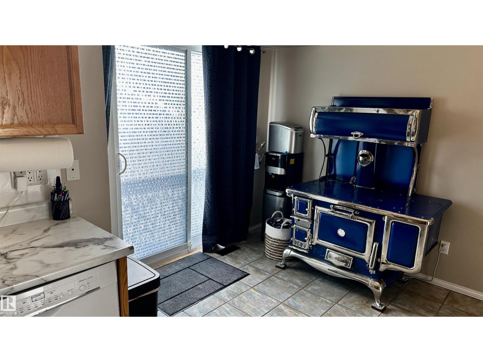 16 CANTERBURY TC, Sherwood Park