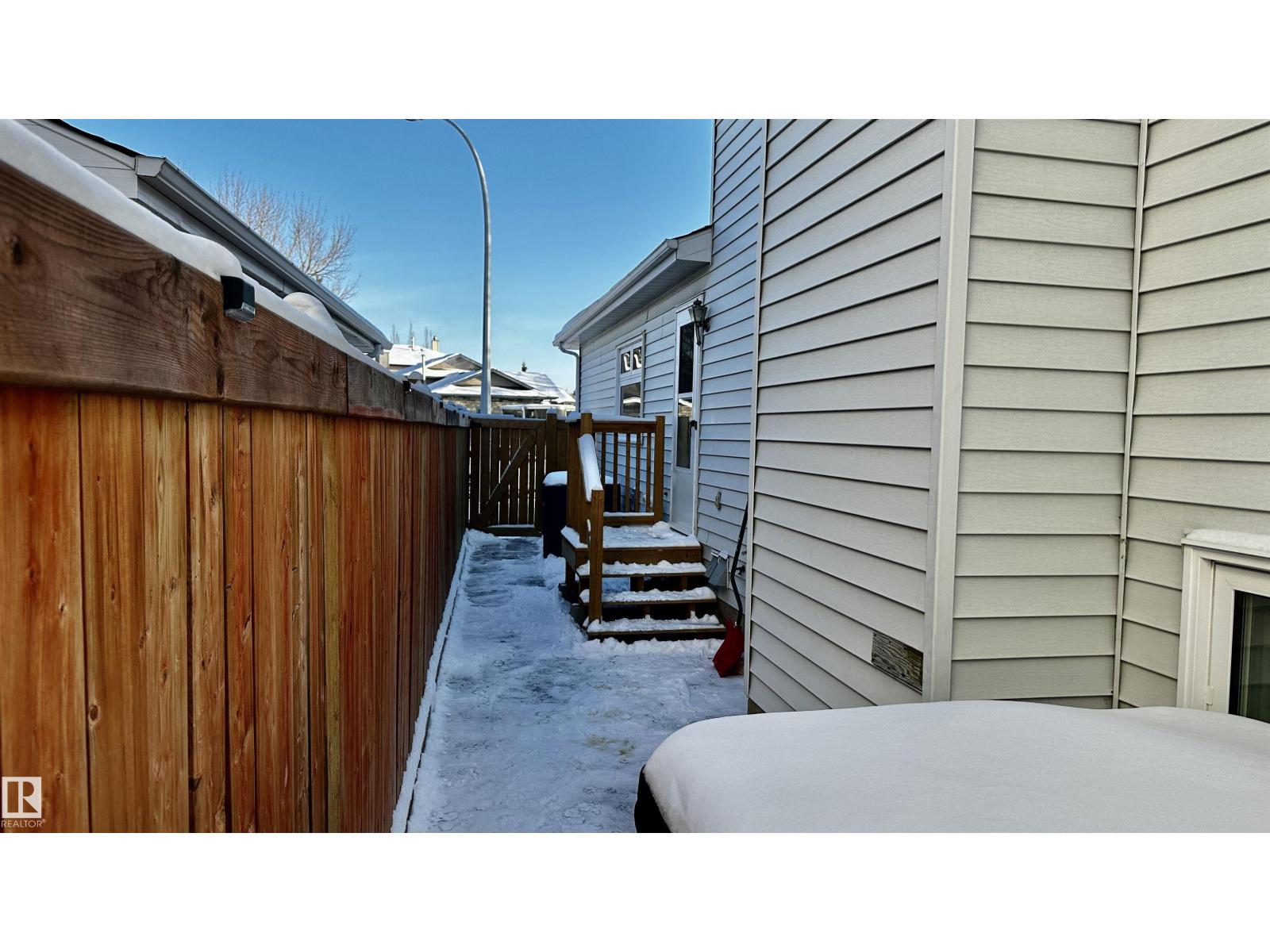 16 CANTERBURY TC, Sherwood Park