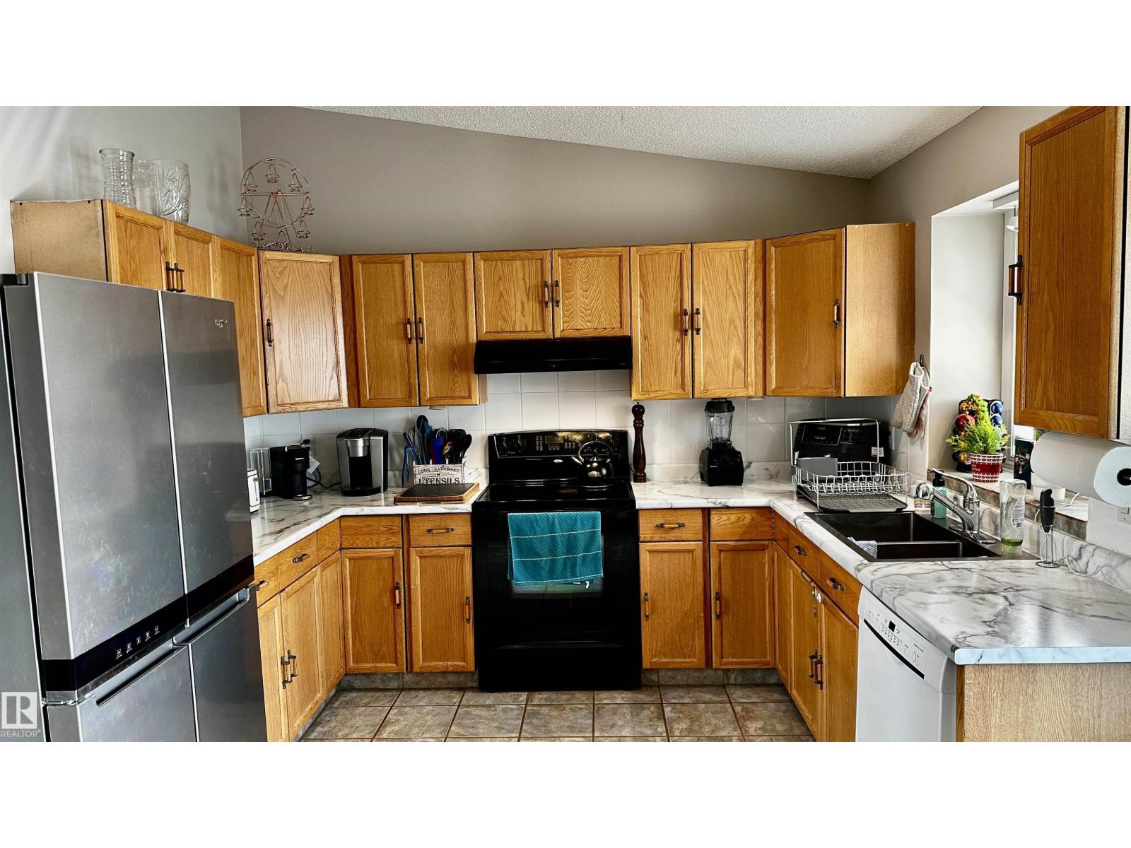 16 CANTERBURY TC, Sherwood Park