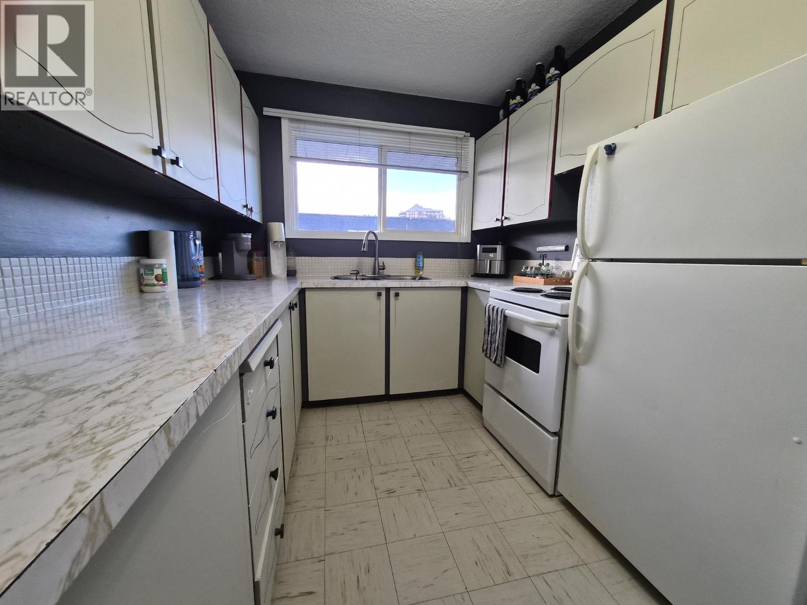 6 1291 Bernard Avenue, Kelowna