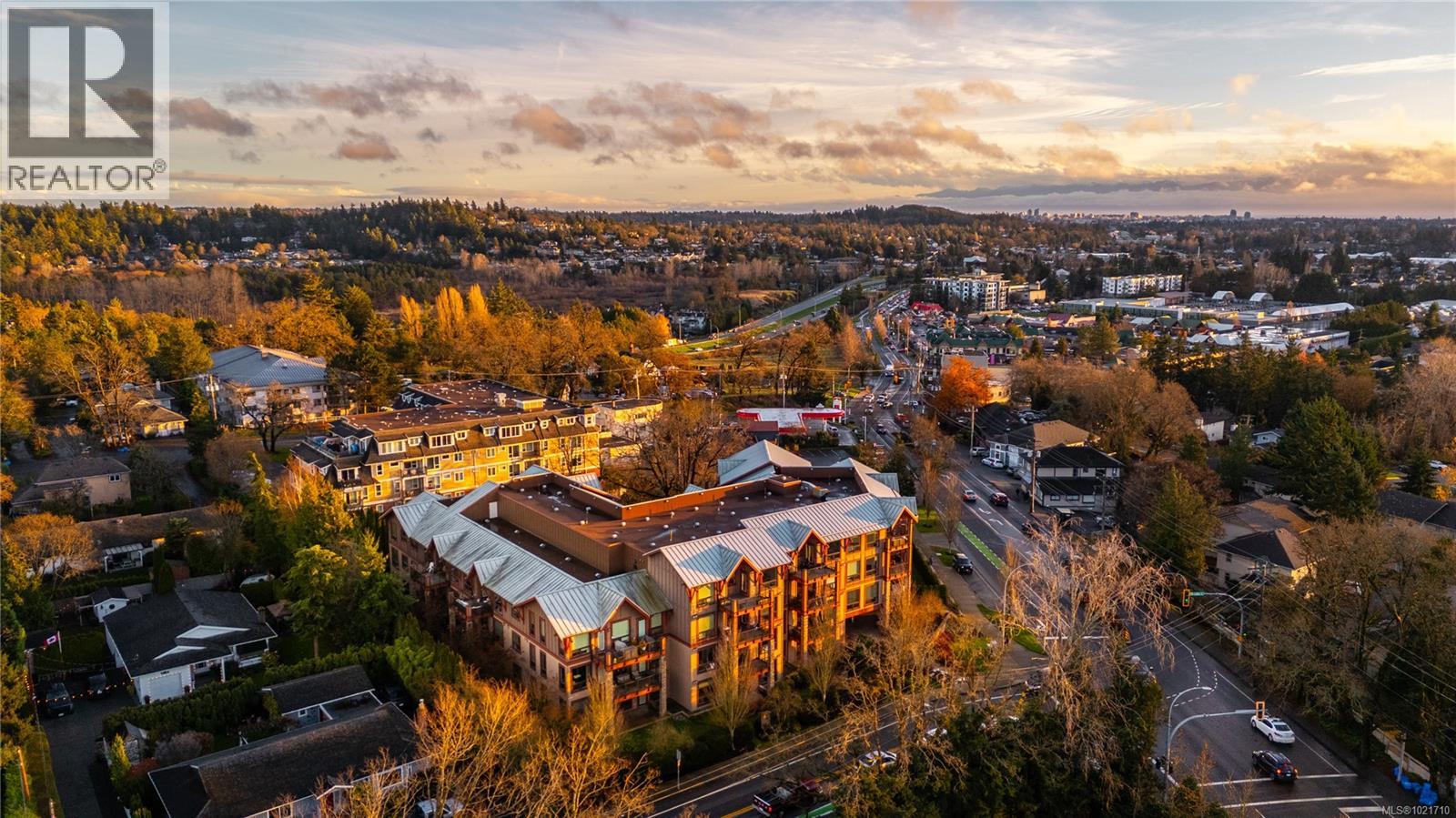 103 4529 West Saanich Road, Saanich