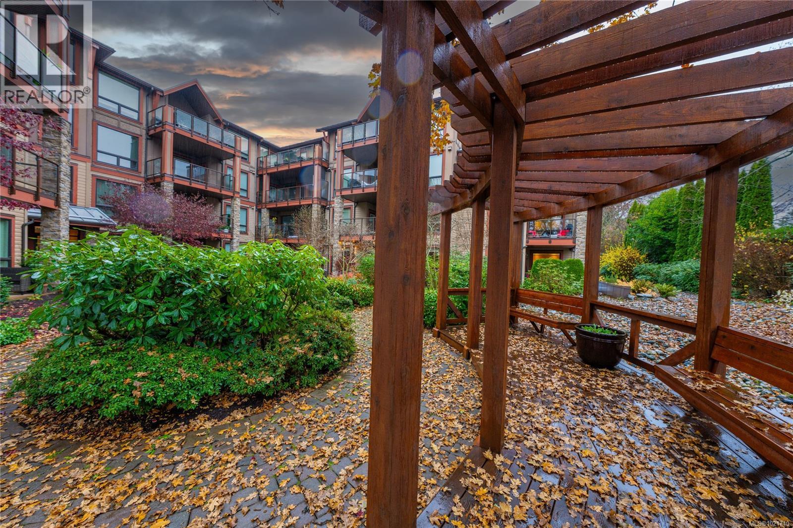 103 4529 West Saanich Road, Saanich