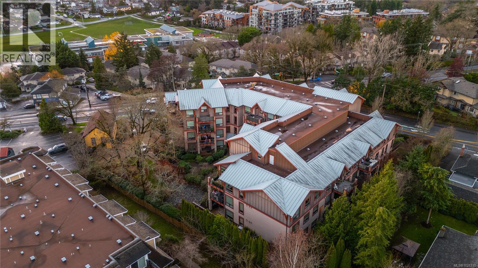 103 4529 West Saanich Road, Saanich