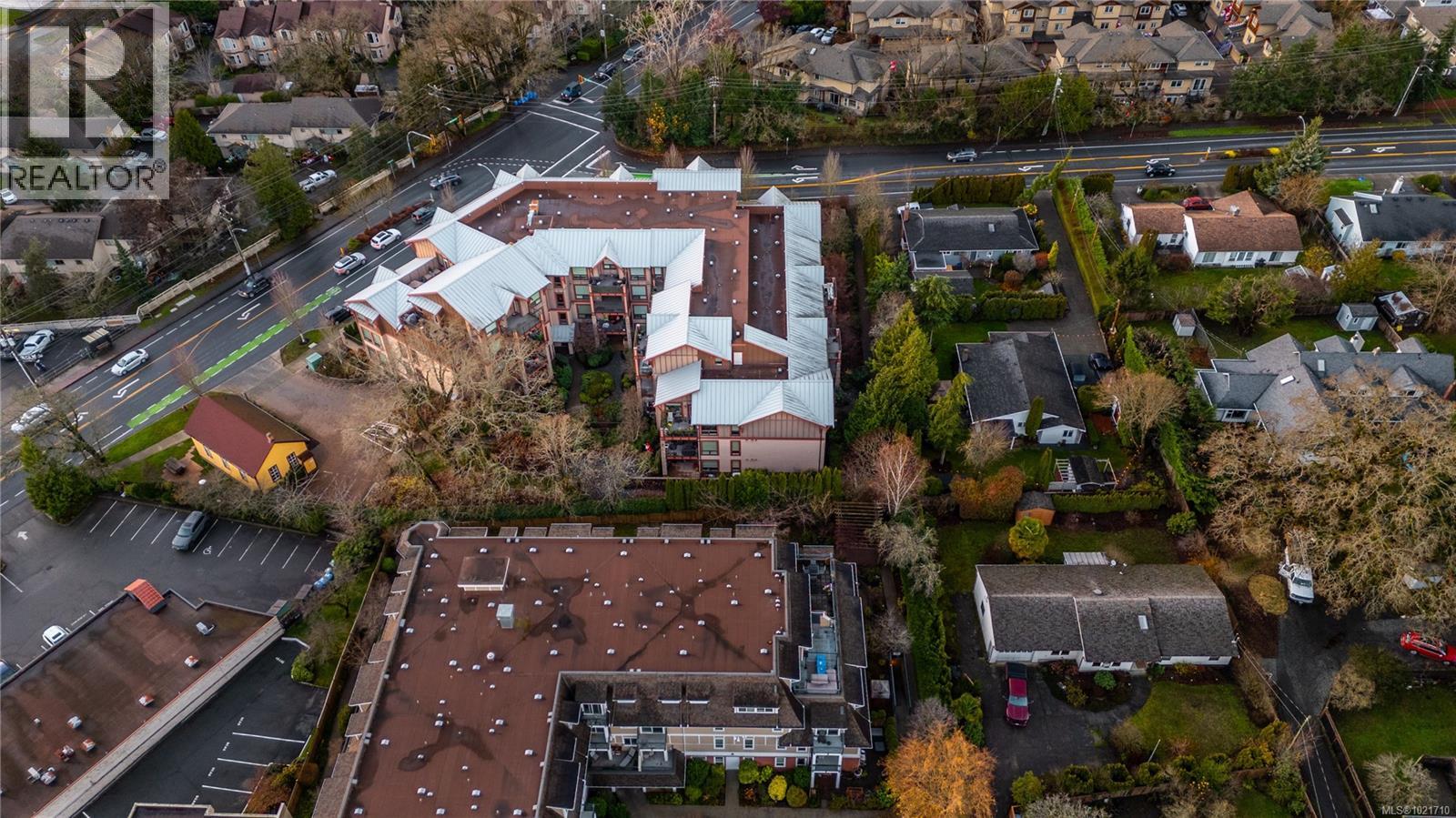 103 4529 West Saanich Road, Saanich