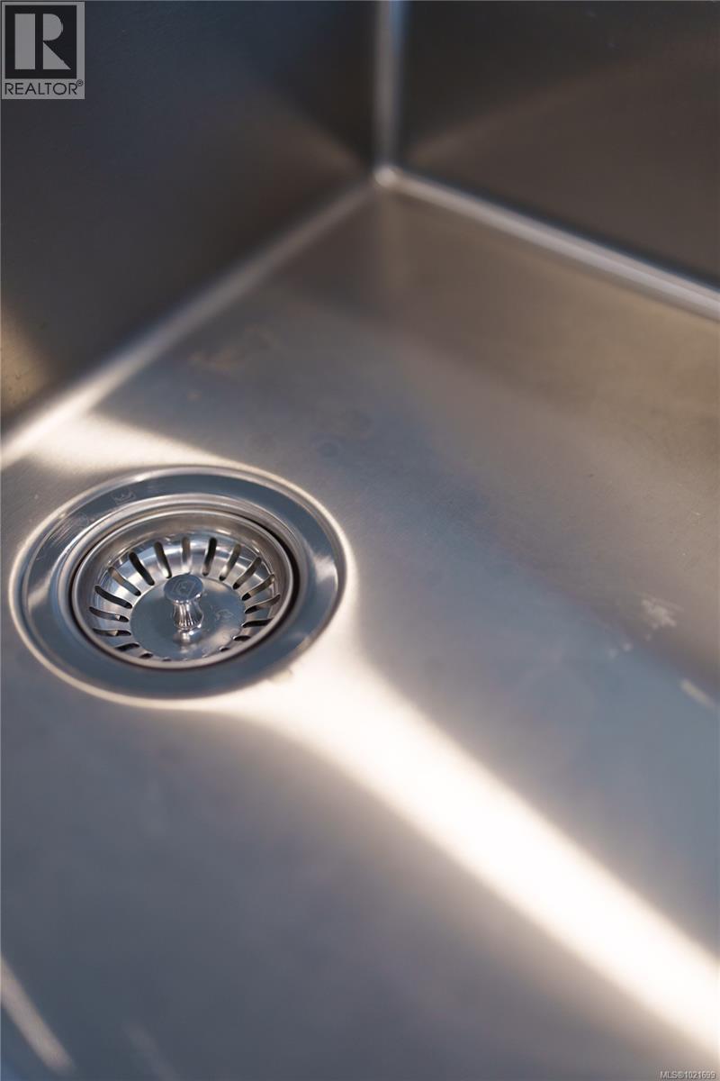 203 629 Speed Avenue, Victoria