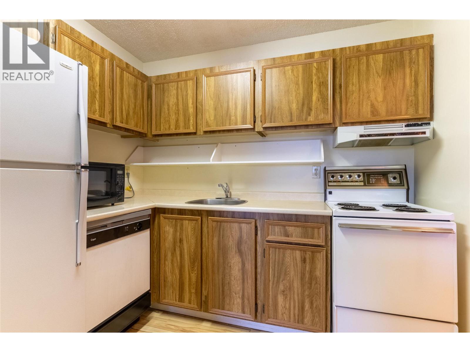 279 Alder Drive Unit# 308, Logan Lake