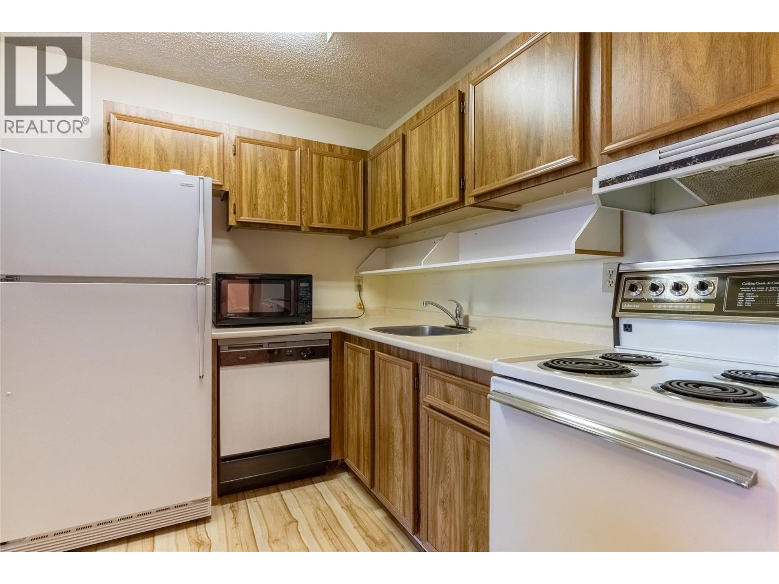 279 Alder Drive Unit# 308, Logan Lake