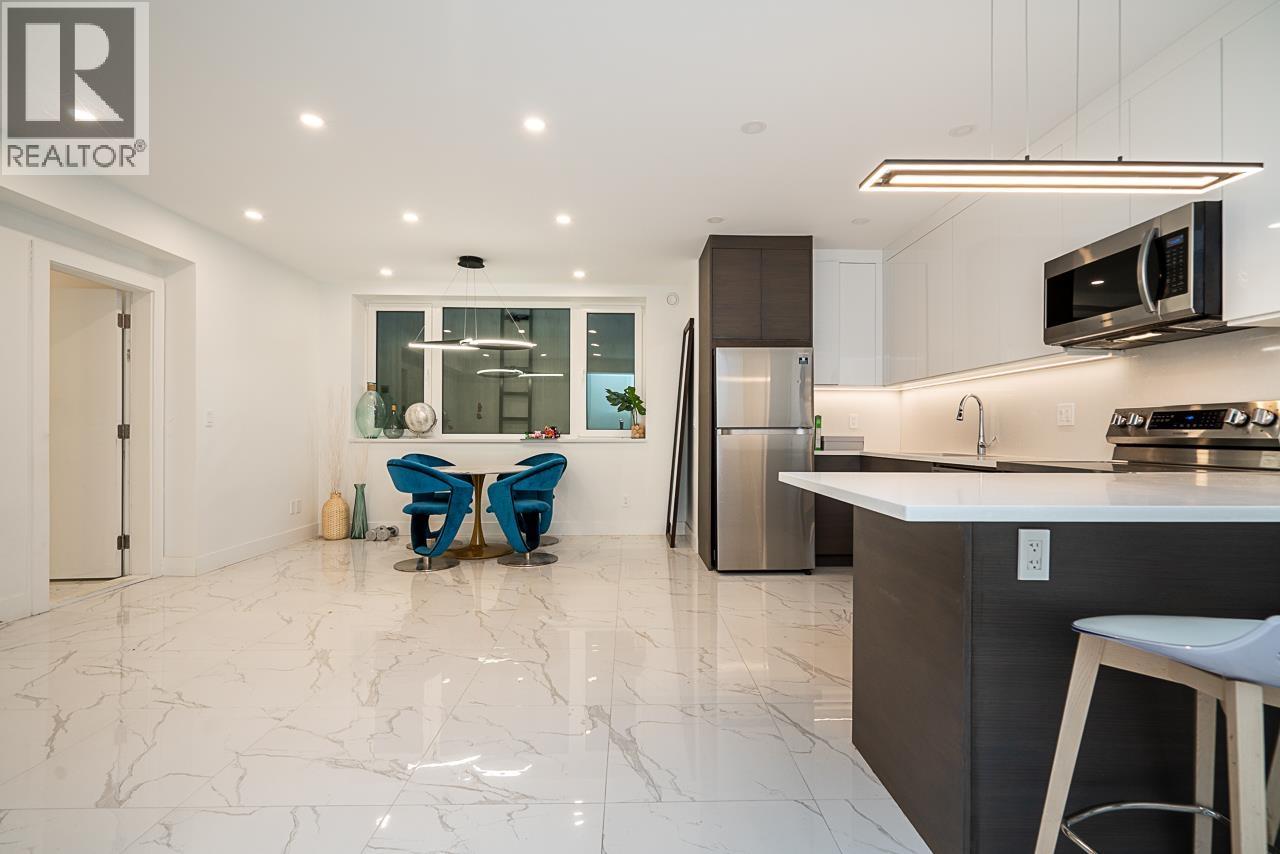 1026 BELMONT AVENUE, North Vancouver