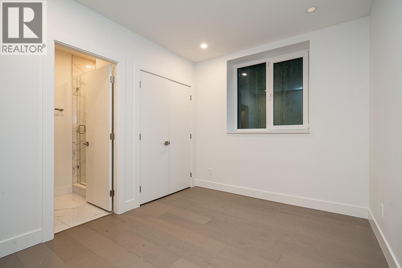 1026 BELMONT AVENUE, North Vancouver