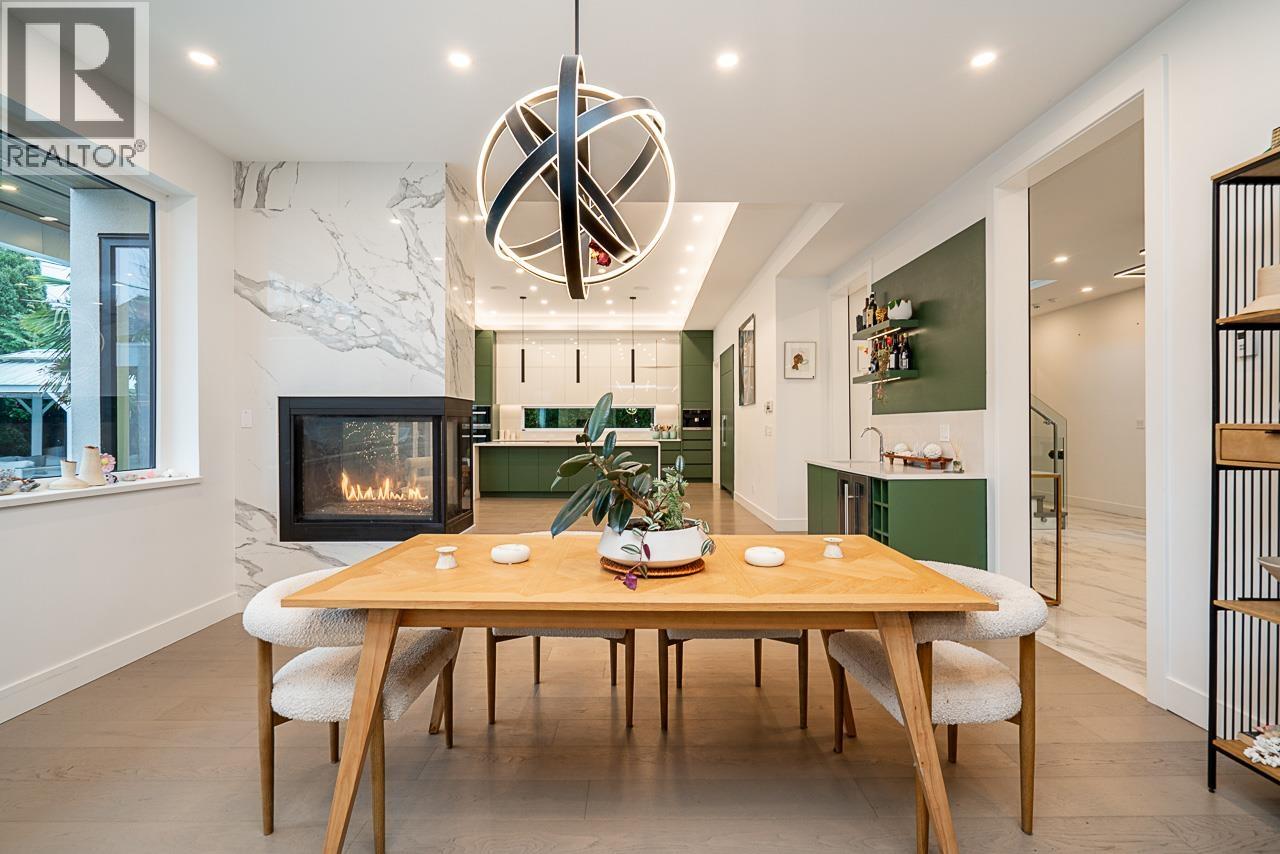 1026 BELMONT AVENUE, North Vancouver