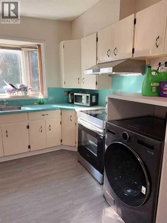 Single Family House Bungalow for Sale in  Valdes Place NW Varsity Calgary 