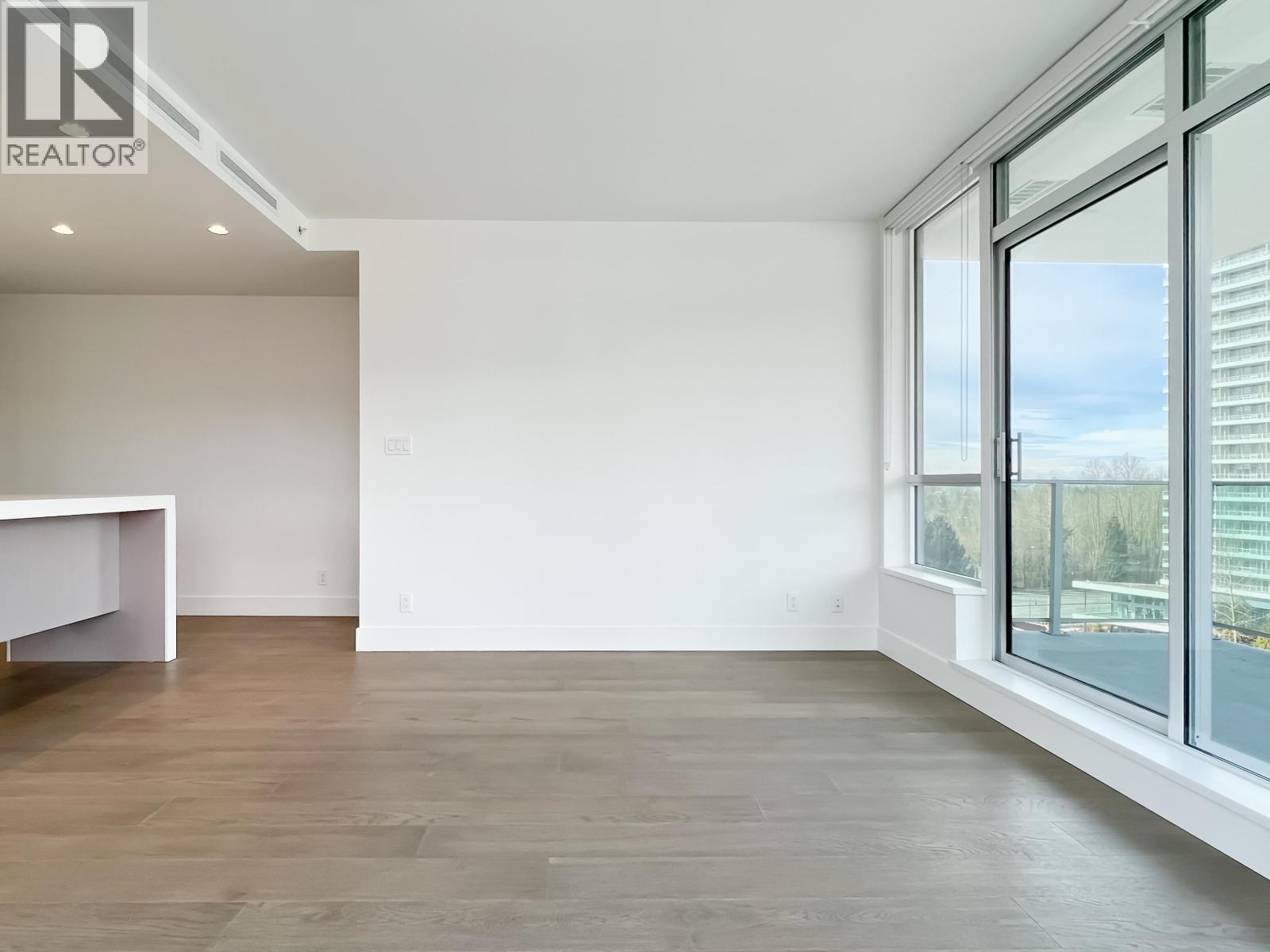 807 1675 LIONS GATE LANE, North Vancouver