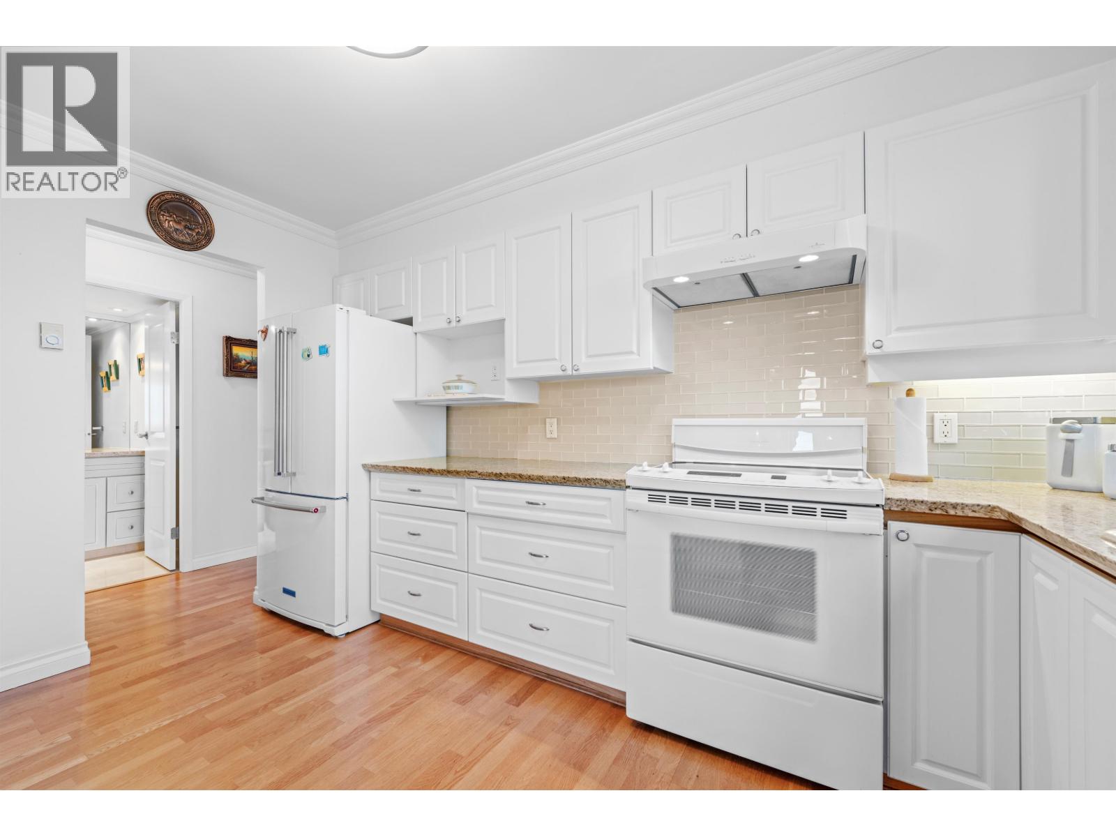 1601 2203 BELLEVUE AVENUE, West Vancouver