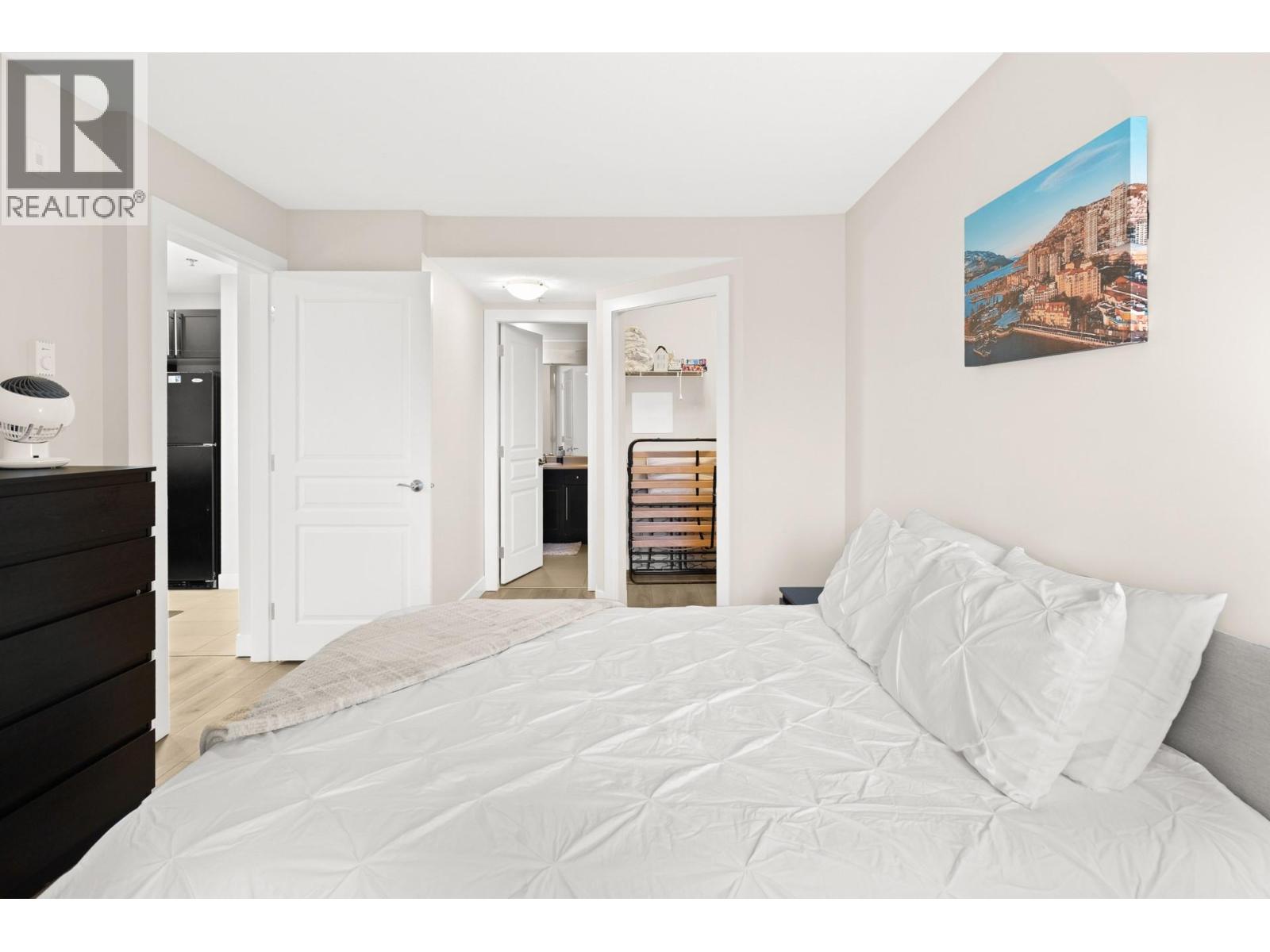 210 1093 Sunset Drive, Kelowna