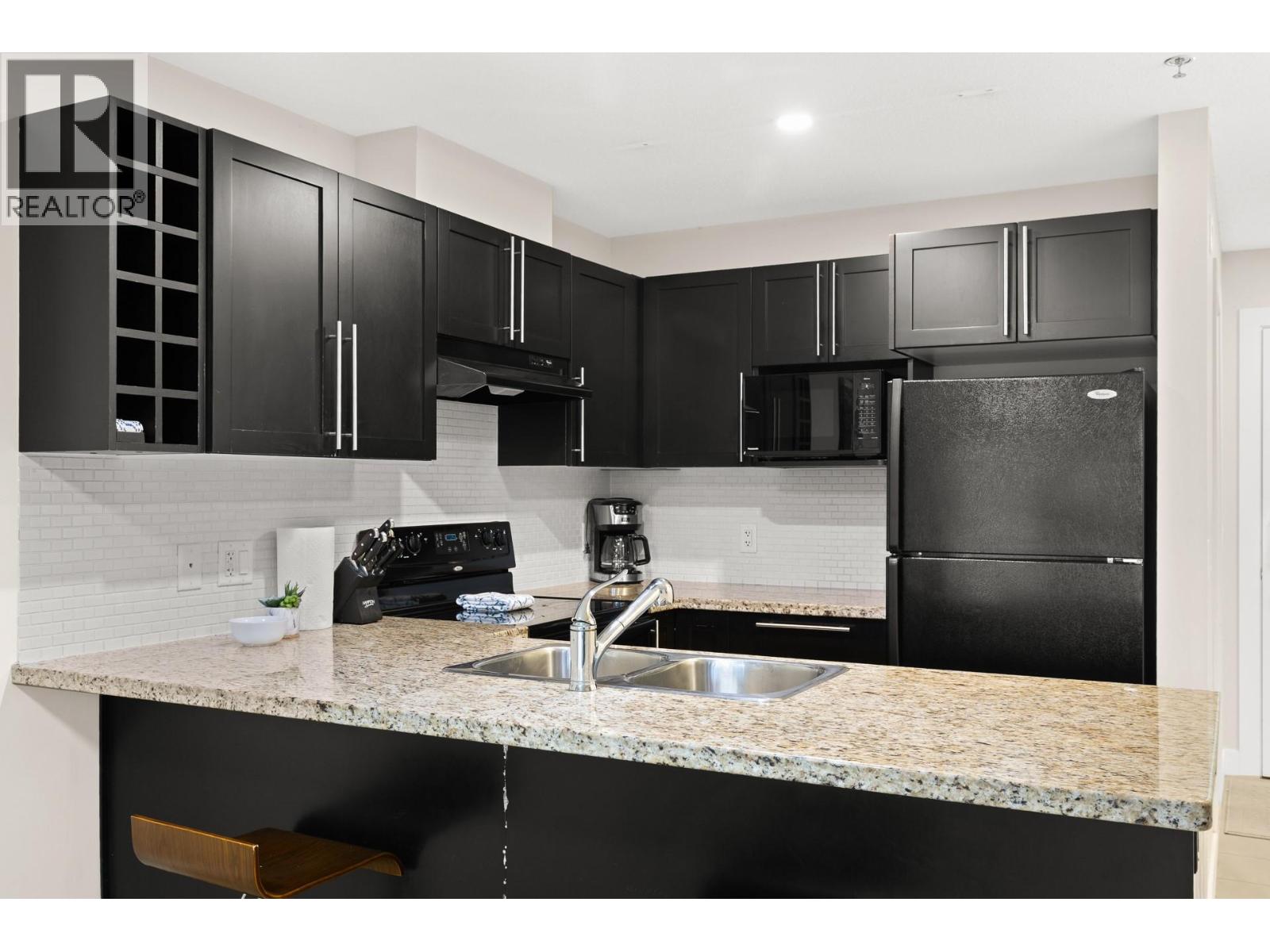 210 1093 Sunset Drive, Kelowna