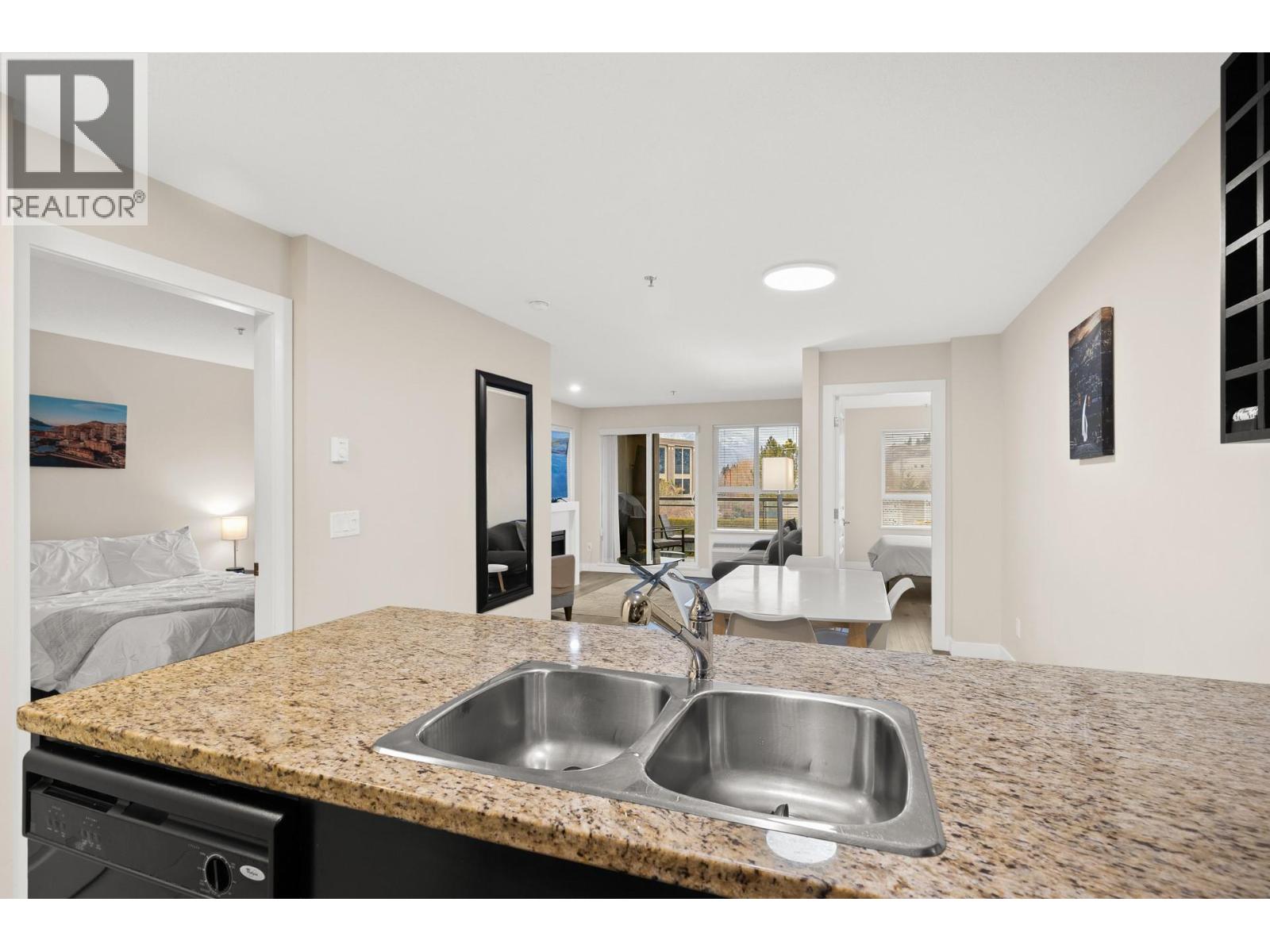 210 1093 Sunset Drive, Kelowna