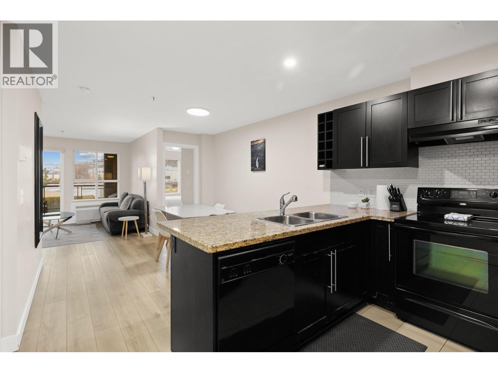 210 1093 Sunset Drive, Kelowna