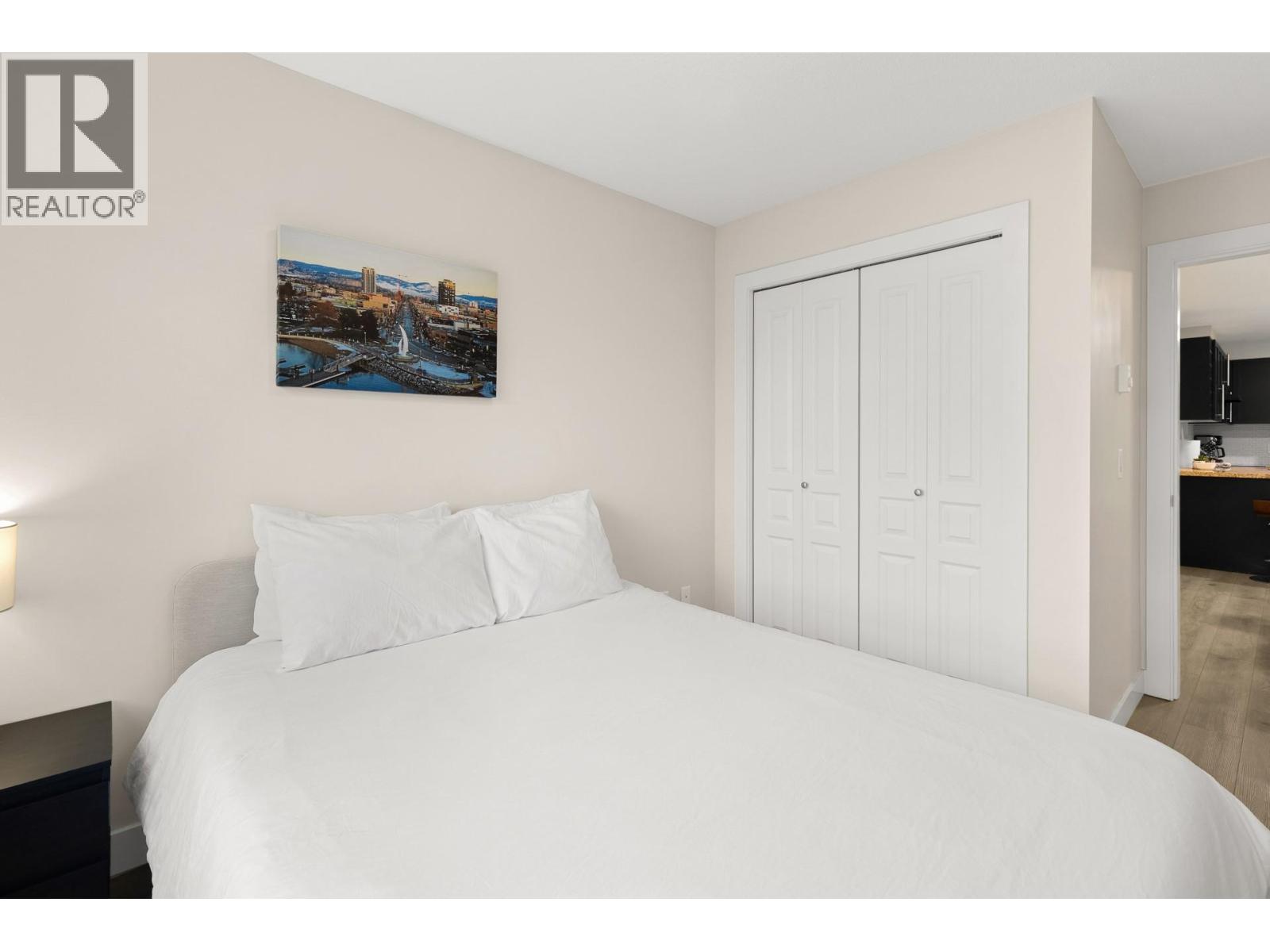 210 1093 Sunset Drive, Kelowna