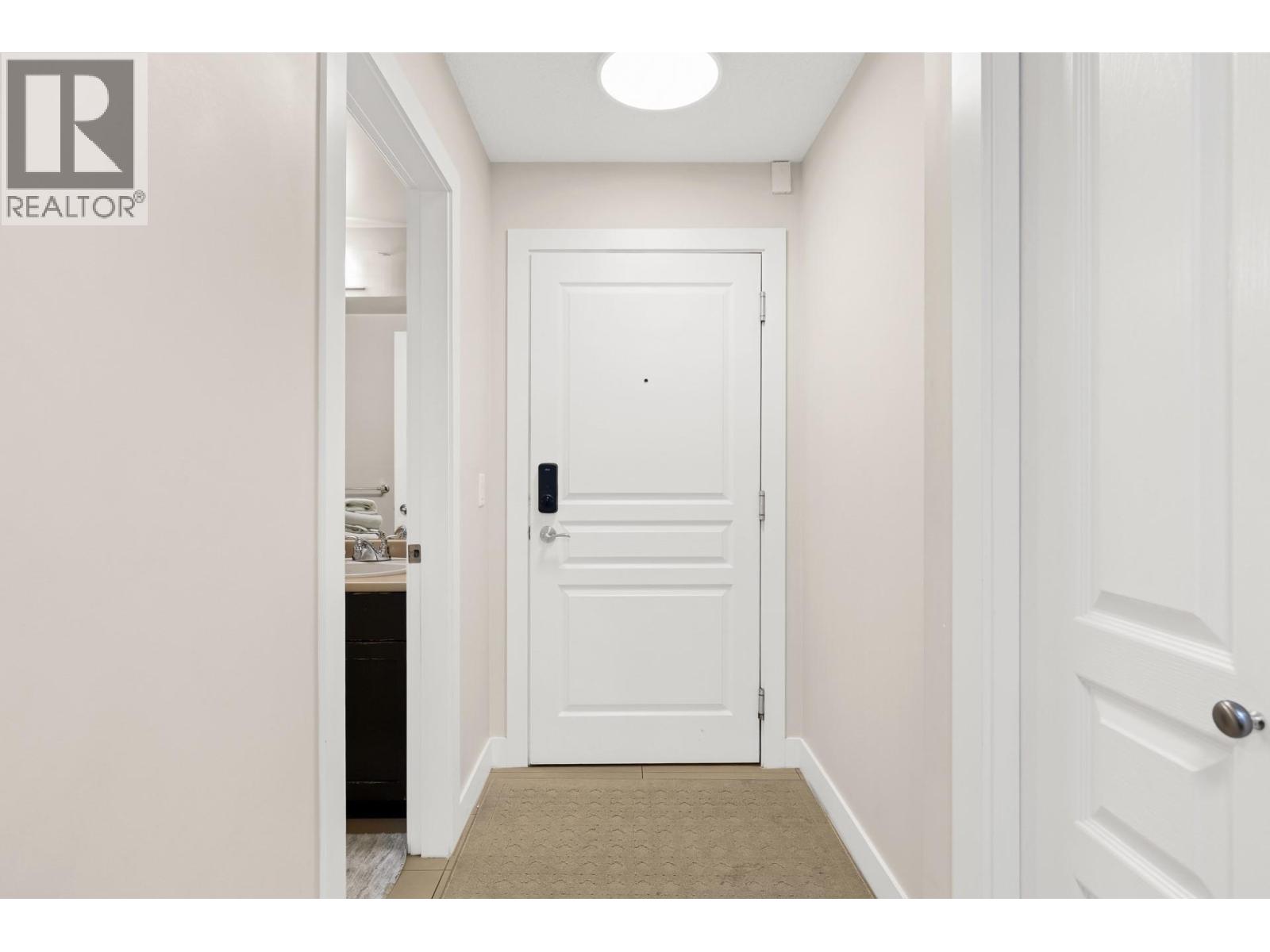 210 1093 Sunset Drive, Kelowna