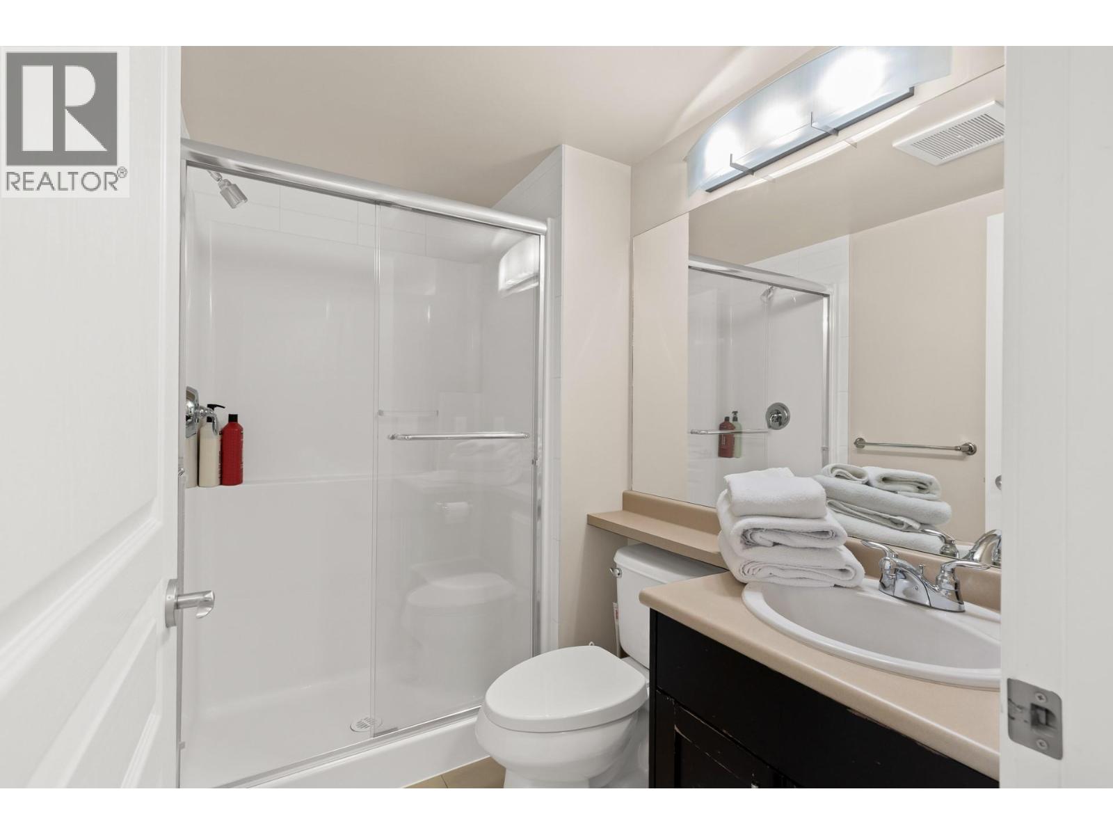 210 1093 Sunset Drive, Kelowna