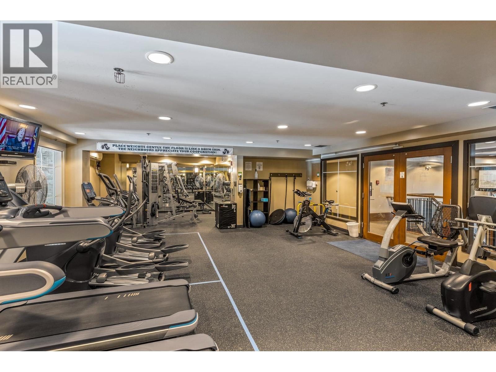 210 1093 Sunset Drive, Kelowna