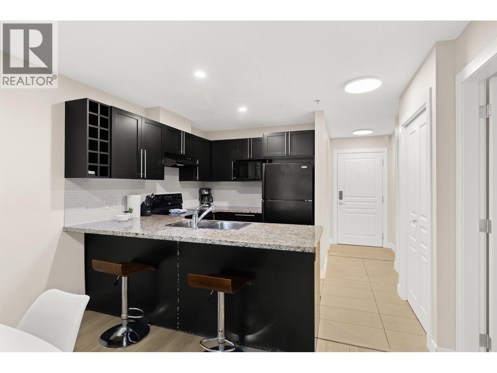 210 1093 Sunset Drive, Kelowna